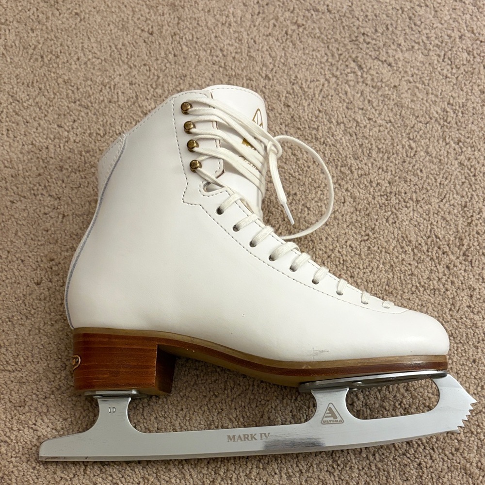 Jackson Freestyle Professional Figure Skates Mark IV Blade Women's Size 8 White - Picture 2 of 11